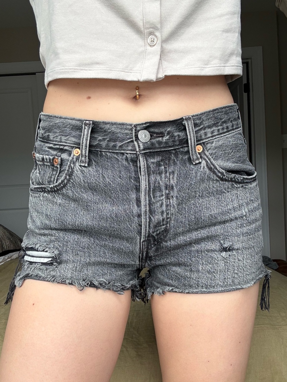 Levi’s | 501 Mid-rise Cut Off Shorts